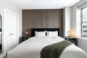 Luxury 2-Bedroom Condo Steps Away from the French Quarter