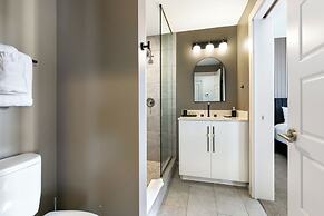 Luxury 2-Bedroom Condo Steps Away from the French Quarter