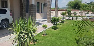 Entire 6-bed Garden Villa