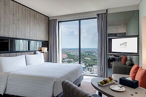 Whiz Luxe Hotel Spazio Surabaya