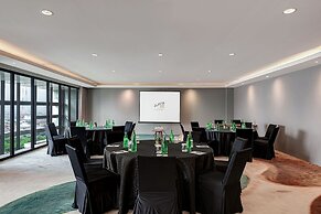 Whiz Luxe Hotel Spazio Surabaya