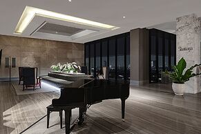 Whiz Luxe Hotel Spazio Surabaya