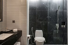 Whiz Luxe Hotel Spazio Surabaya