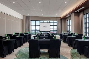 Whiz Luxe Hotel Spazio Surabaya