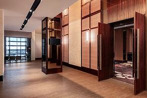 Whiz Luxe Hotel Spazio Surabaya