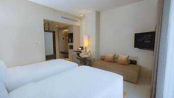 Whiz Luxe Hotel Spazio Surabaya