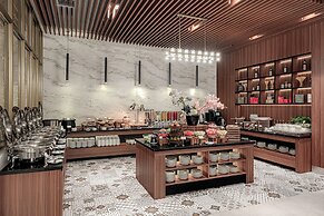 Whiz Luxe Hotel Spazio Surabaya