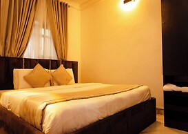 247 Luxury Apartment