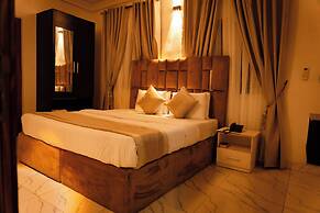 247 Luxury Apartment