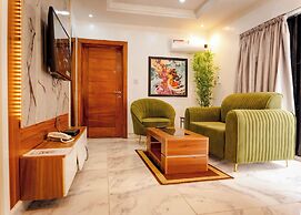 247 Luxury Apartment