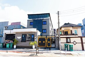 247 Luxury Apartment