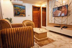 247 Luxury Apartment