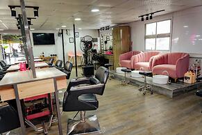 247 Luxury Apartment