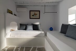 Kalathos Square Luxury Suites