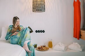 Kalathos Square Luxury Suites