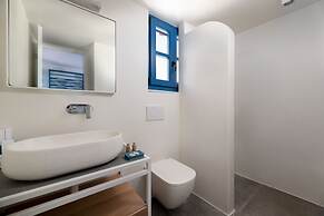 Kalathos Square Luxury Suites