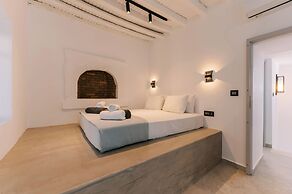 Kalathos Square Luxury Suites