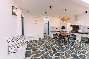 Kalathos Square Luxury Suites