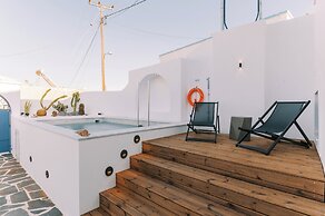 Kalathos Square Luxury Suites