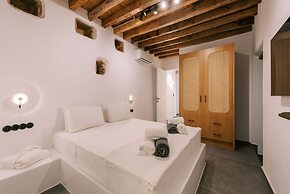 Kalathos Square Luxury Suites