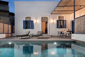 Kalathos Square Luxury Suites