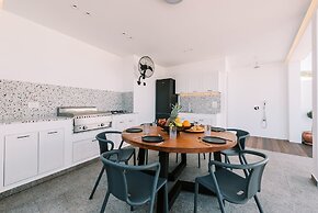 Kalathos Square Luxury Suites