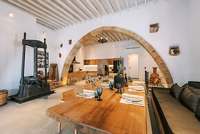 Kalathos Square Luxury Suites