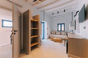 Kalathos Square Luxury Suites