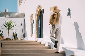 Kalathos Square Luxury Suites