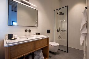 Kalathos Square Luxury Suites