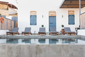 Kalathos Square Luxury Suites