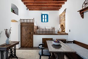 Kalathos Square Luxury Suites