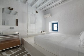Kalathos Square Luxury Suites