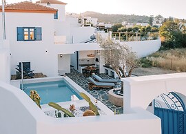 Kalathos Square Luxury Suites