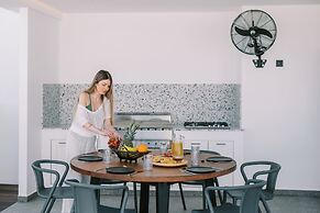 Kalathos Square Luxury Suites