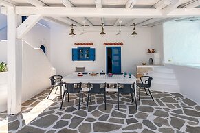 Kalathos Square Luxury Suites