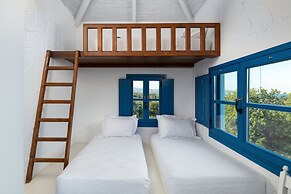 Kalathos Square Luxury Suites