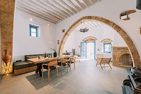 Kalathos Square Luxury Suites