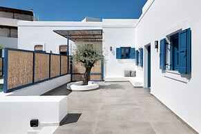 Kalathos Square Luxury Suites