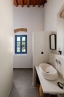 Kalathos Square Luxury Suites