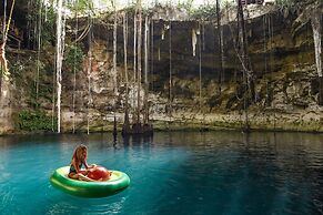 Hotel Cenote Secreto Maya