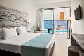 Ramada Hotel & Suites By Wyndham Ayia Napa