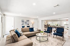 6 BR With Heated Pool Close to Beach