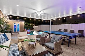 6 BR With Heated Pool Close to Beach