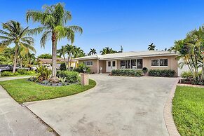 6 BR With Heated Pool Close to Beach