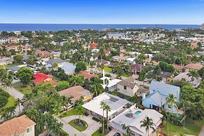 6 BR With Heated Pool Close to Beach