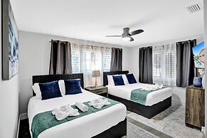 6 BR With Heated Pool Close to Beach