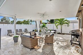 6 BR With Heated Pool Close to Beach