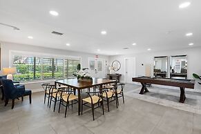 6 BR With Heated Pool Close to Beach