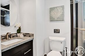 6 BR With Heated Pool Close to Beach